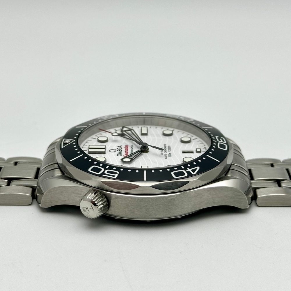 Omega Seamaster White Professional 300M Diver Co-Axial Master Chronometer